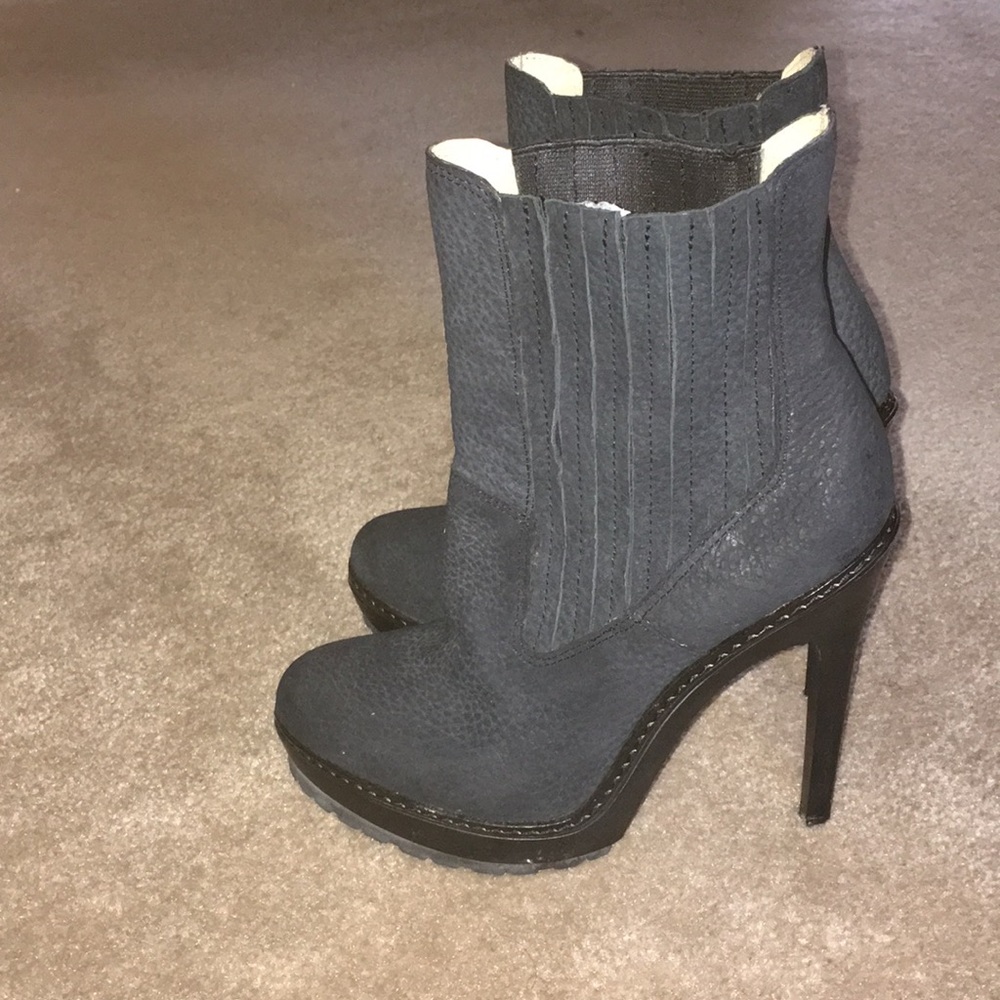 Bcbgmaxazria Black Leather Platform Euc Booties - image 2
